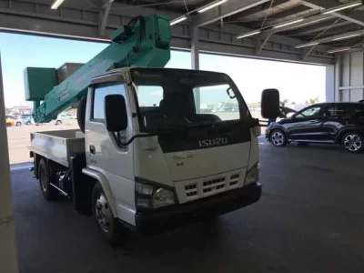Isuzu ELF