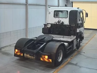 Isuzu TRUCK