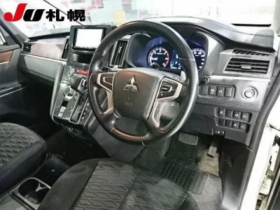 Mitsubishi DELICA D5