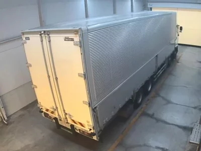 Isuzu TRUCK