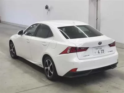 Lexus IS