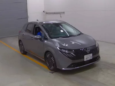 Nissan AURA