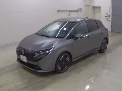 Nissan AURA
