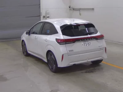 Nissan AURA