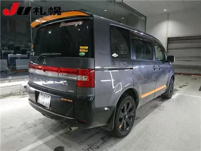 Mitsubishi DELICA D5