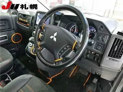 Mitsubishi DELICA D5