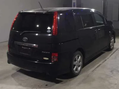 Toyota ISIS