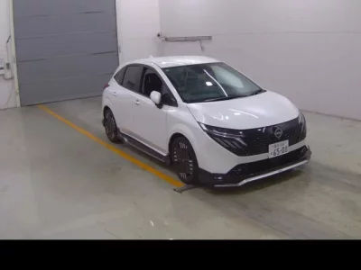 Nissan AURA