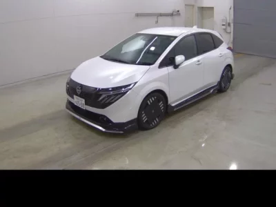 Nissan AURA