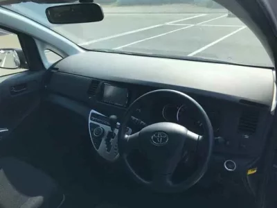 Toyota ISIS