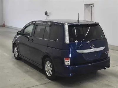 Toyota ISIS