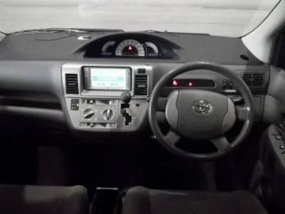 Toyota RAUM