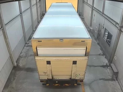 Isuzu TRUCK