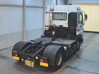 Isuzu TRUCK