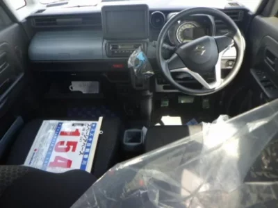 Suzuki SPACIA BASE