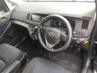 Toyota ISIS
