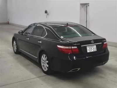Lexus LS