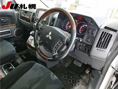 Mitsubishi DELICA D5