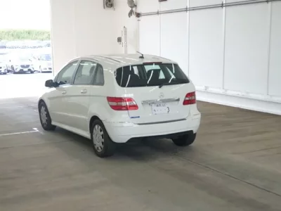 Mercedes-Benz B CLASS