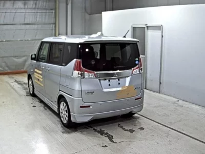 Mitsubishi DELICA D2