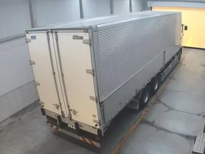 Isuzu TRUCK