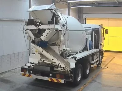 Isuzu TRUCK