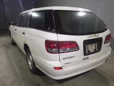 Nissan EXPERT