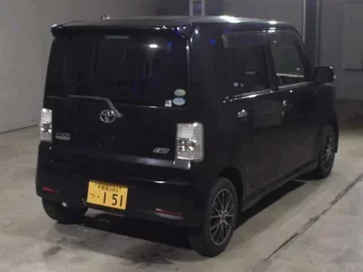 Toyota PIXIS SPACE