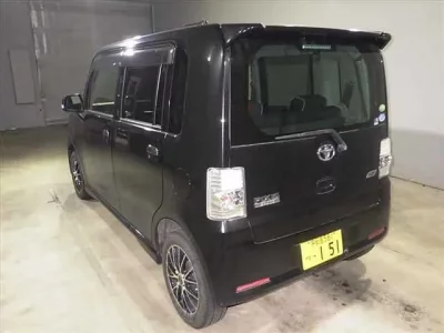 Toyota PIXIS SPACE