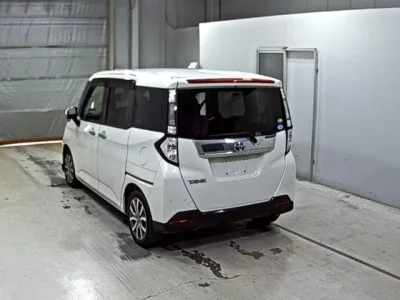 Toyota TANK