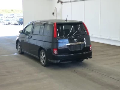 Toyota ISIS