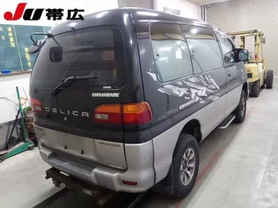 Mitsubishi DELICA