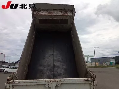 Nissan TRUCK