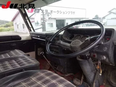 Nissan TRUCK