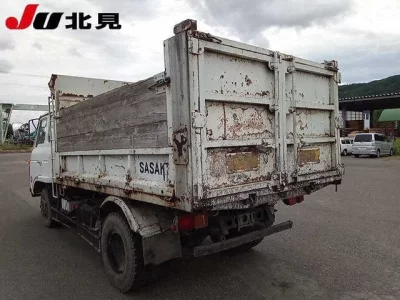 Nissan TRUCK