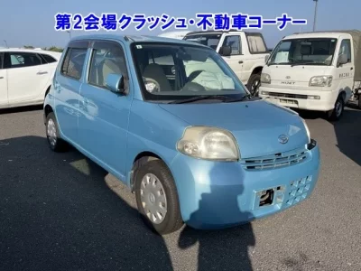 Daihatsu Esse