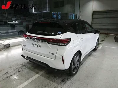 Nissan AURA