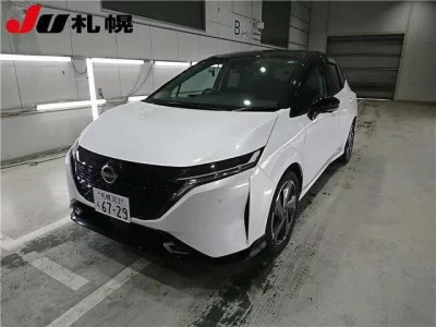 Nissan AURA