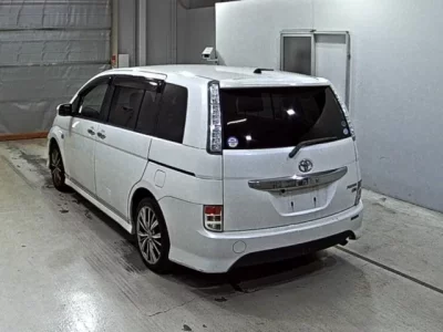 Toyota ISIS