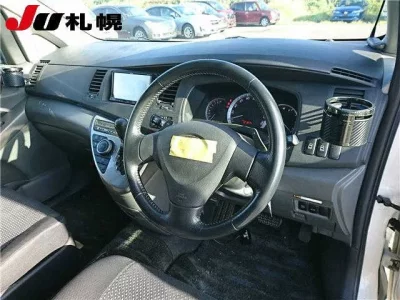 Toyota ISIS