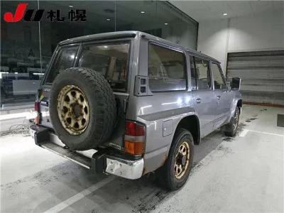 Nissan SAFARI