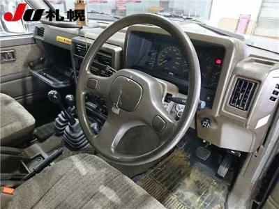 Nissan SAFARI
