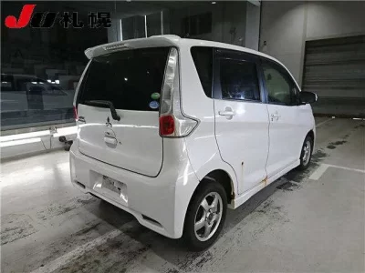 Mitsubishi EK CUSTOM