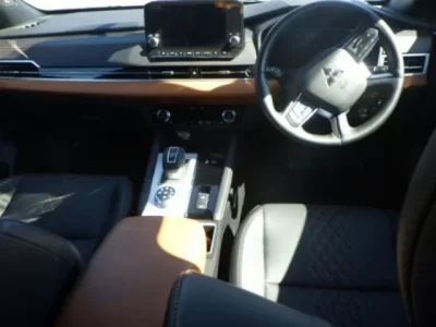 Mitsubishi OUTLANDER PHEV