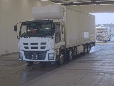 Isuzu GIGA