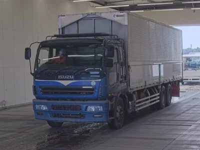 Isuzu GIGA