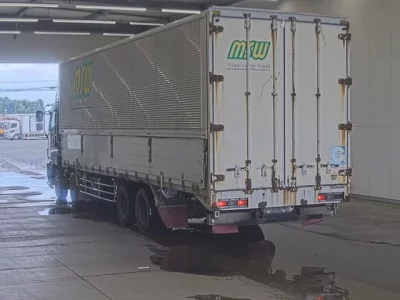 Isuzu GIGA