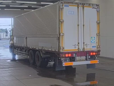 Isuzu GIGA