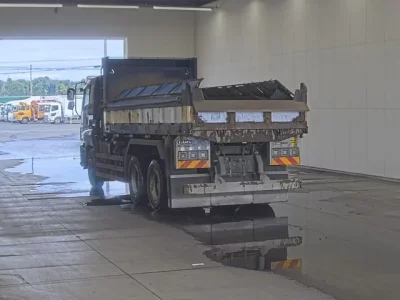 Isuzu GIGA