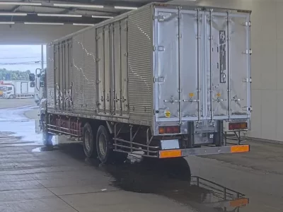 Isuzu GIGA